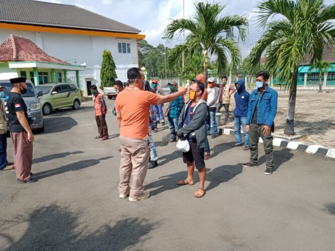 
					Lagi, Pemprov Lampung Terima 13 PMI, Lukmansyah: Mereka Dinyatakan Sehat dan Non Reaktif Covid-19