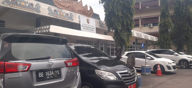 
					Sebelum Pengumuman Tender, Pejabat Biro Kesra Lampung Diduga Sudah Bertemu Pihak Rekanan