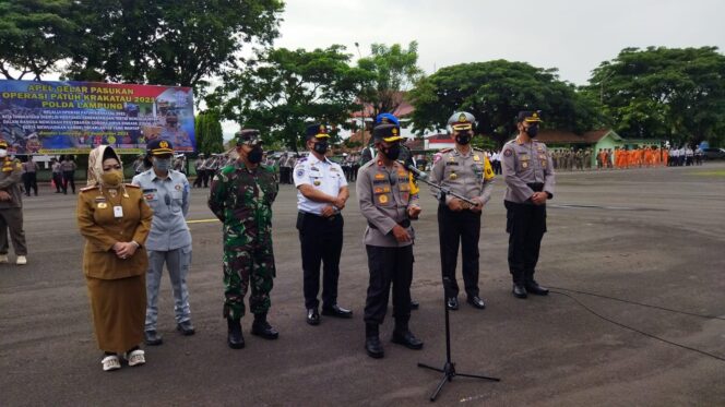 
					Kasrem 043/Gatam Hadiri Apel Gelar Pasukan Operasi Patuh Krakatau 2021 Polda Lampung
