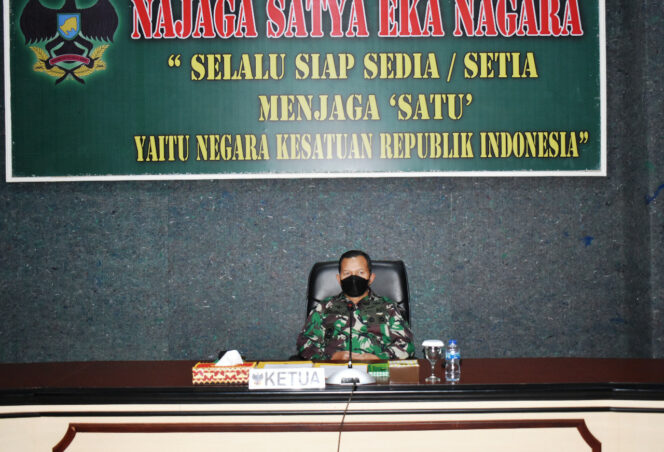 
					Kasrem 043/Gatam Pimpin Sidang Panjabsat Pemberhentian dan Pengangkatan dalam Jabatan Bintara dan Tamtama TW III 2021