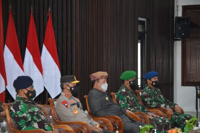 
					Danrem 043/Gatam Ikuti Peringatan Hari Sumpah Pemuda Ke-93 Secara Virtual