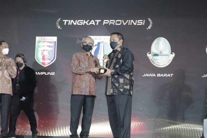 
					TPAKD Award 2021, Lampung Sabet Penghargaan Provinsi Terbaik Dalam Inovasi Pengembangan Akses Keuangan di Sektor Pertanian