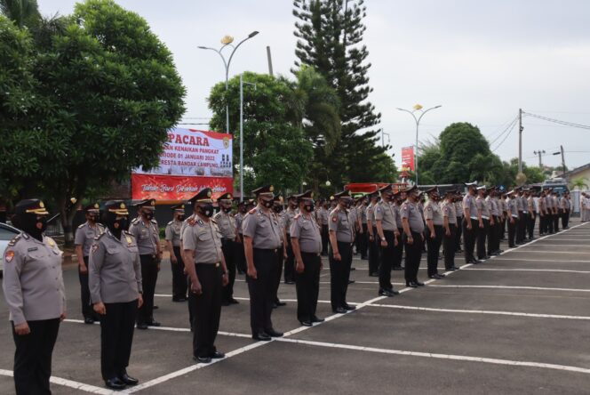 
					111 Personil Polresta Bandar Lampung Naik Pangkat Melalui Upacara Korps Raport
