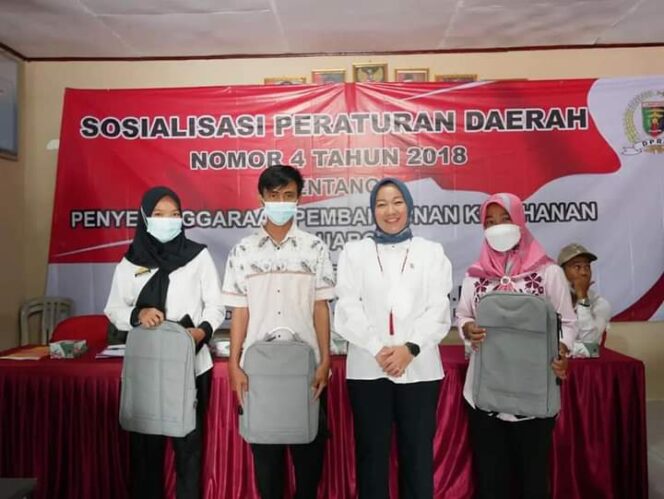 
					Lesty Putri Utami Gelar Sosper di Kecamatan Penengahan