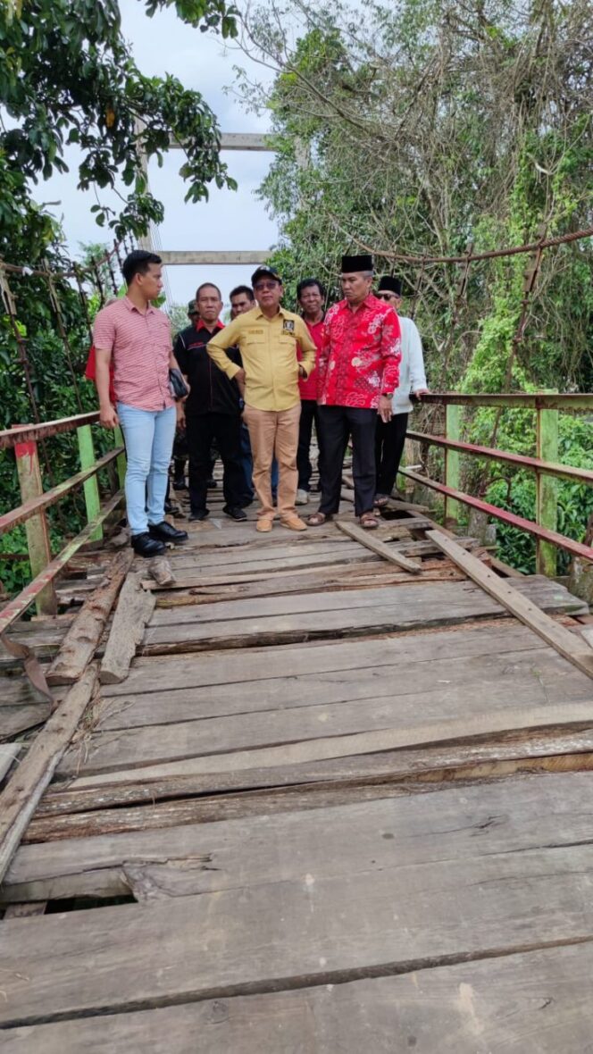 
					Tindak Lanjuti Keluhan Masyarakat, Mingrum Gumai Tinjau Jembatan Tanjung Ratu