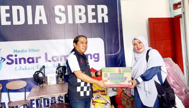 
					Srikandi UP ZIS Srimenanti Salurkan Bantuan Untuk Korban Kebakarang Bedeng Arab