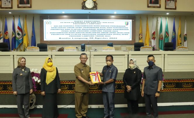 
					Sekdaprov Lampung Sampaikan Perubahan PPAS APBD Provinsi Lampung Tahun 2022 dan KUA PPAS APBD Tahun 2023