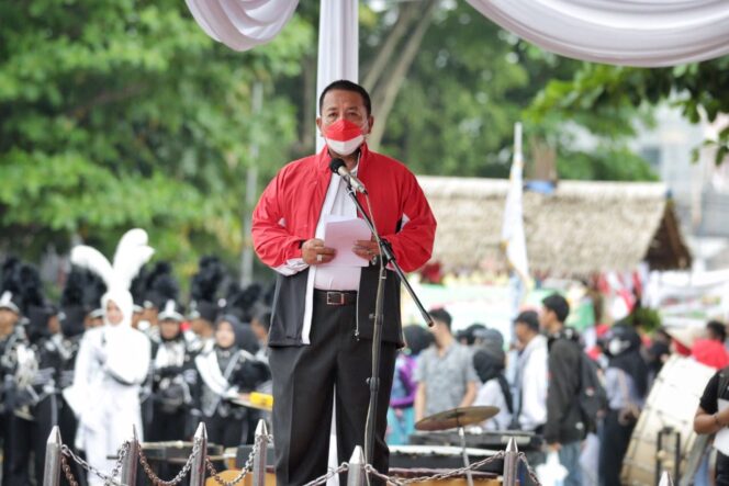 
					Gubernur Arinal Djunaidi dan Riana Sari Arinal Lepas Kirab Marching Band Pelajar dalam Rangka HUT RI ke-77