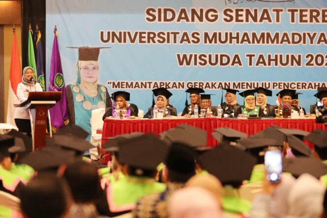 
					Hadiri Wisuda Sarjana UML 2022, Wagub Chusnunia Berharap Ilmu di Perkuliahan Dapat Bermanfaat bagi Masyarakat