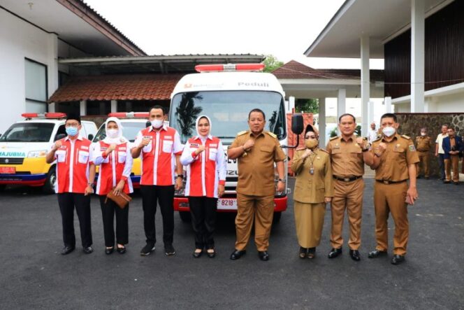 
					Gubernur Serahkan 1 Unit Mobil Ambulans Kepada PMI Lampung