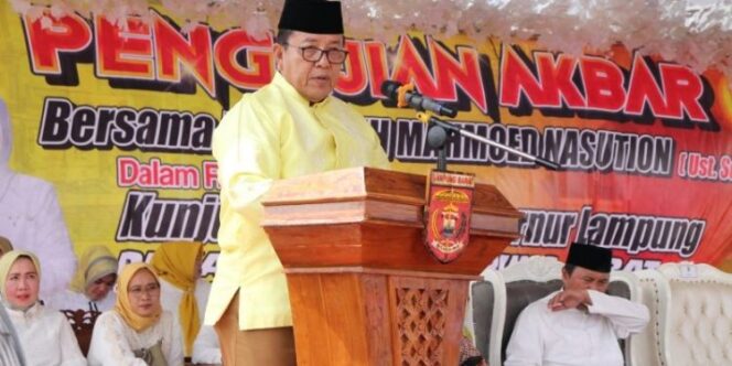 
					Gubernur Arinal Hadiri Pengajian Akbar di Lambar