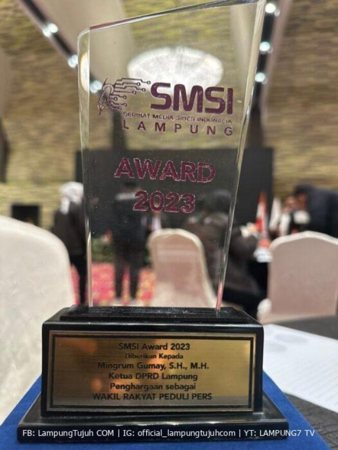 
					Mingrum Gumay Raih SMSI Award 2023
