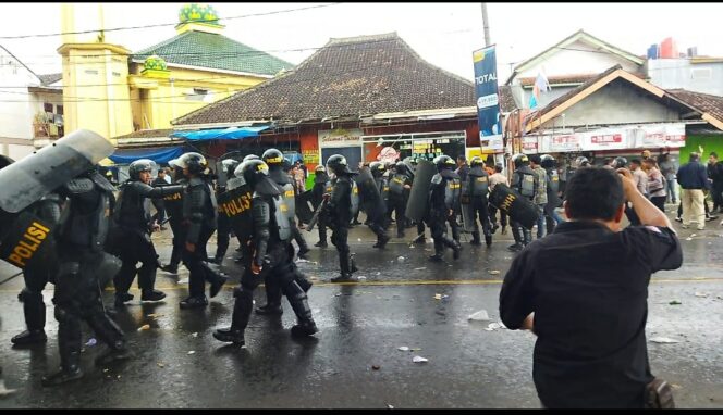 
					Jurnalis Fajarsumatera Diintimidasi Polisi saat Liput Demo Mahasiswa di DPRD Lampung
