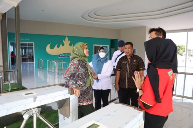 
					Wagub Chusnunia Tinjau Taman Bermain Krakatau Park