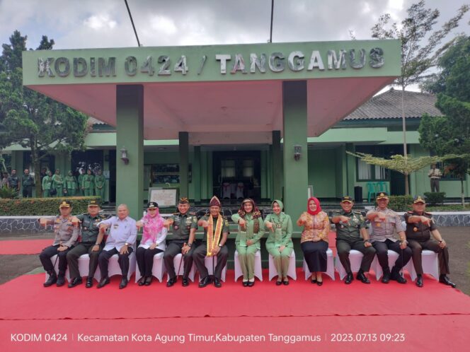 
					Kodim 0424/Tanggamus Terima Kunjungan Kerja Danrem 043/Gatam dan Ketua Persit Kartika Chandra Kirana Korcab Rem 043 PD II/SWJ