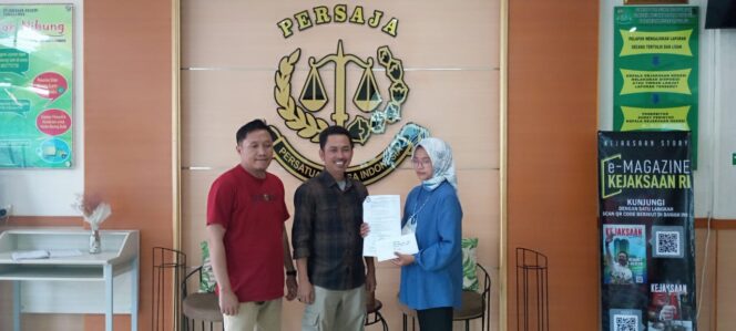 
					DPP SP3 Didampingi Ketua TAJI Resmi melaporkan SMKS Ma’arif Semaka ke Kejari Tanggamus