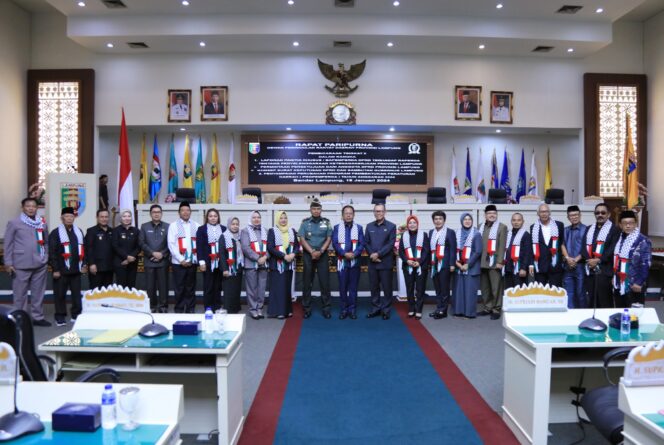 
					Sekdaprov Hadiri Paripurna DPRD Lampung Pembicaraan Tingkat II