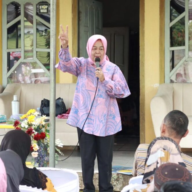 
					* Wakil Ketua I DPRD Lampung Elly Wahyuni Salurkan Hak Suara