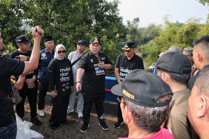 
					Gubernur Arinal Tebar Benih Ikan Nila dan Lele di Way Sesah Lampung Utara