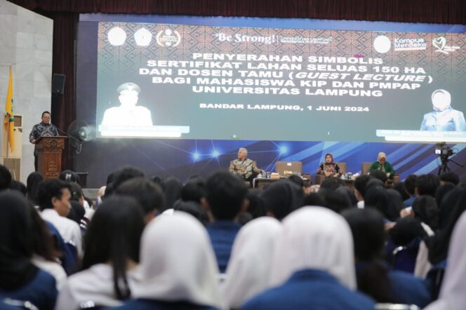 
					Gubernur Arinal Serahkan Hibah Tanah Seluas 150 Hektare di Kota Baru kepada Universitas Lampung