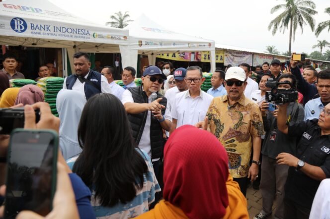 
					Plh Gubernur Lampung Dampingi Mendag RI Pantau Harga dan Pasokan Bahan Kebutuhan Pokok di Pasar Natar