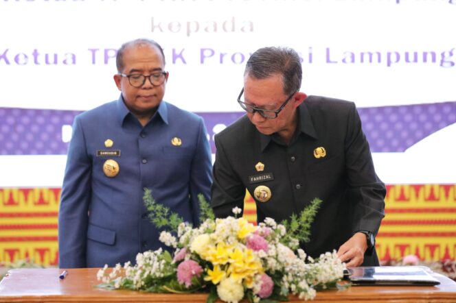 
					Pemprov Gelar Sertijab dari Plh Gubernur Fahrizal ke Pj Gubernur Lampung Samsudin 
