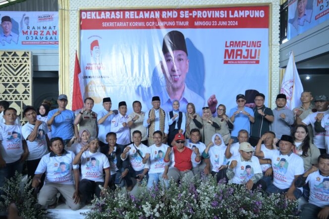 
					Puluhan Relawan Lampung Timur Deklarasi Pemenangan RMD di Pilgub Lampung