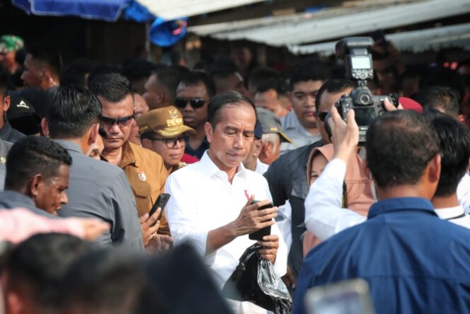 
					Pj Gubernur Lampung Dampingi Kunjungan Presiden Joko Widodo ke Pasar Sentral Kota Bumi