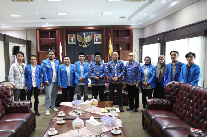 
					Pj Gubernur Samsudin Ajak Pengurus PMI Lampung Bergandengan Tangan Membangun Lampung 