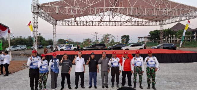 
					Ketua DPRD Lampung Bersama PJ Gubernur Tinjau Persiapan HUT RI Ke-79 di Kota Baru