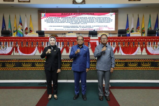 
					Pj Gubernur Samsudin Hadiri Rapat Paripurna Laporan Panang DPRD Lampung terhadap Perubahan KUA-PPAS APBD Tahun 2024