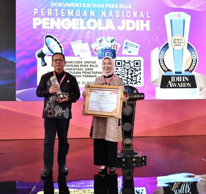 
					Sekertariat DPRD Lampung Kembali Raih Penghargaan Terbaik I Tingkat Nasional JDIH Award 2024