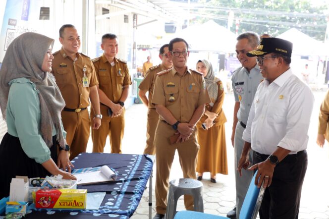 
					Didampingi Plt Kepala Bapenda Slamet Riyadi, Pj Gubernur Lampung Tinjau Pelaksanaan Pemutihan Pajak Kendaraan