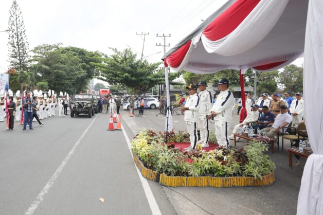 
					Pawai Kirab Atlet Kontingen PON XXI Provinsi Lampung Meriah