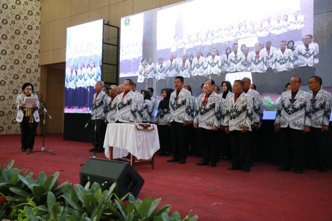 
					Pj Gubernur Samsudin Ajak Pengurus PGRI Lampung Mendarmabaktikan Diri untuk Kemajuan Dunia Pendidikan