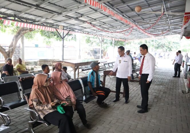 
					Plt Kepala Bapenda Lampung Slamet Riadi Turun Langsung, Tinjau Pelaksanaan Program Pemutihan PKB