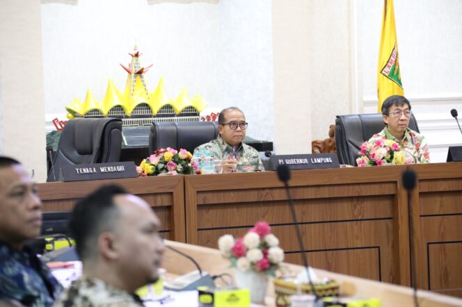 
					Pj Gubernur Samsudin Hadiri Rapat Program Strategis Peningkatan Pembelajaran Matematika Metode Gasing