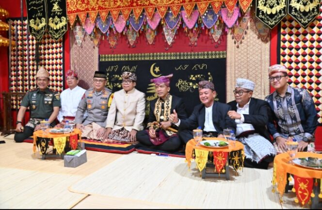 
					Pj Gubernur Lampung Hadiri Upacara Adat Angkon Anak