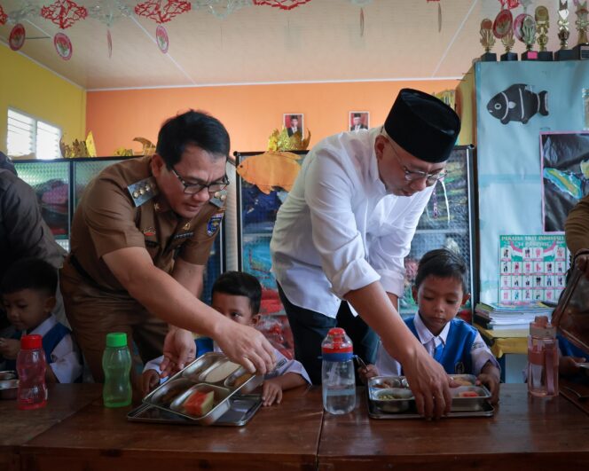 
					Gubernur Lampung Terpilih Tinjau Program MBG di Kota Metro