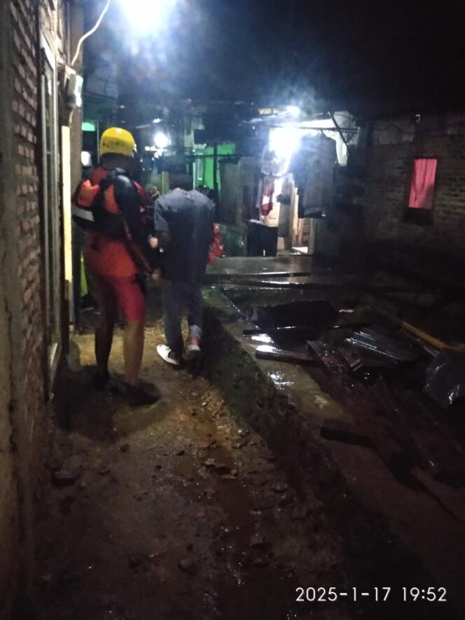 
					Warga Bandar Lampung Terseret Arus, Tim SAR Lakukan Pencarian