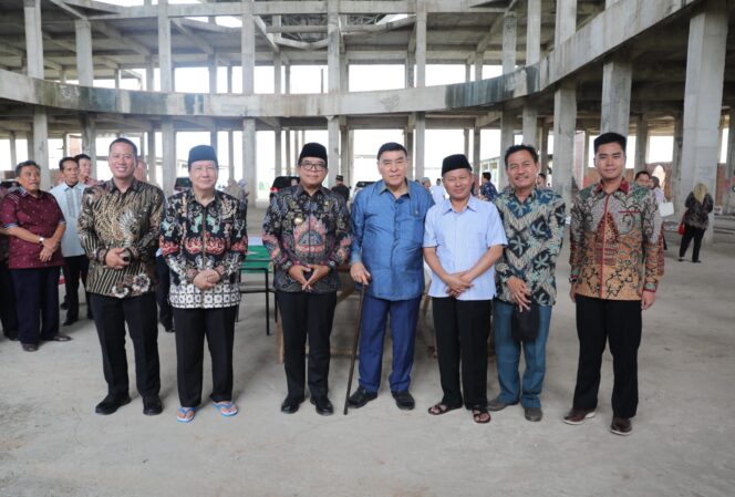 
					Pj Gubernur Lampung dan Sjachroedin ZP Tinjau Pembangunan Masjid Al Hijrah di Kota Baru