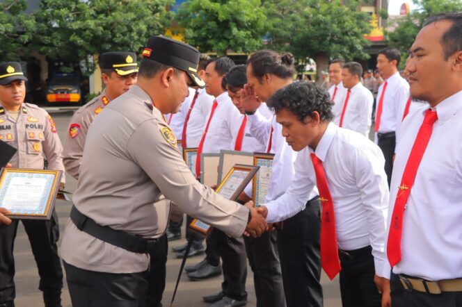 
					36 Polisi dan 2 Masyarakat Terima Penghargaan dari Kapolresta Bandar Lampung