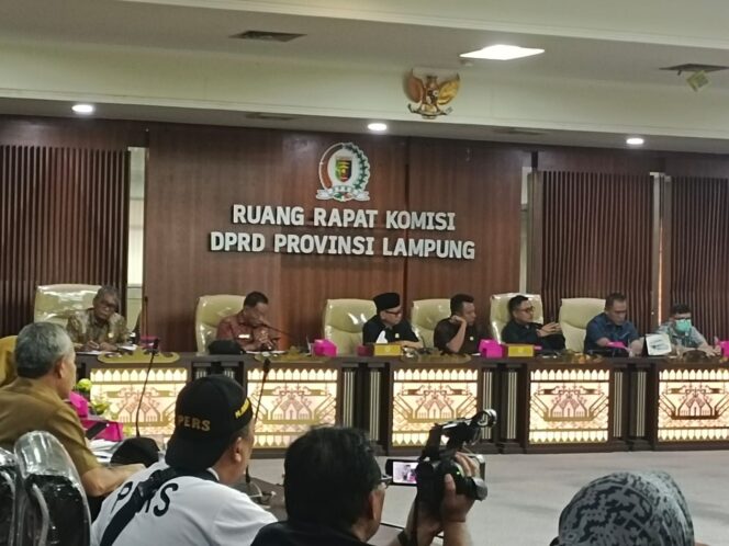 
					DPRD Lampung Soroti Aksi Demo Petani Singkong yang Berujung Ricuh di Depan Kantor Gubernur
