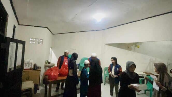 
					IWO Santuni Anak Yatim di Bulan Ramadan