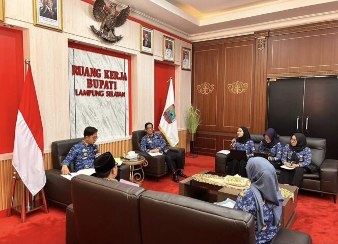 
					Slamet Riadi Gagas Samsat Drive Thru, Bupati Lampung Selatan Dukung Penuh Optimalisasi PAD