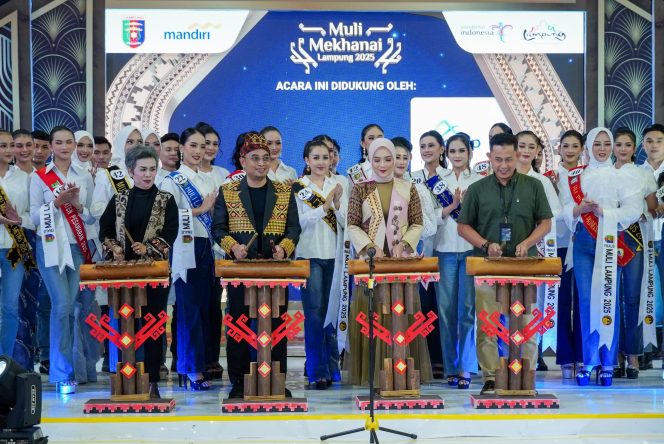 
					Ketua Dekranasda Provinsi Lampung Buka Lampung Fashion Show 2025