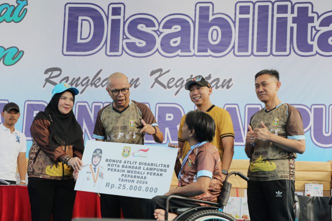 
					Wali Kota Eva Dwiana Ukir Sejarah, Antar Bandar Lampung Raih Rekor MURI di HUT ke-343