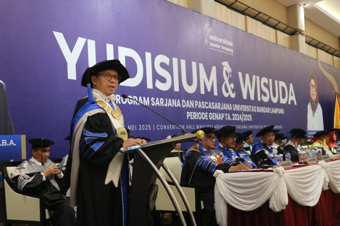 
					Rektor UBL: Wisuda Bukan Akhir, Tapi Titik Awal Pengabdian Nyata