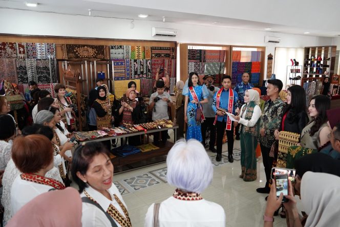 
					Dekranasda Lampung Sambut WIC, Kerajinan Lokal Tembus Panggung Global