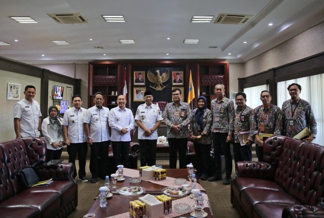 
					Gubernur Lampung Siapkan Pergub Batasi Truk Batubara ODOL